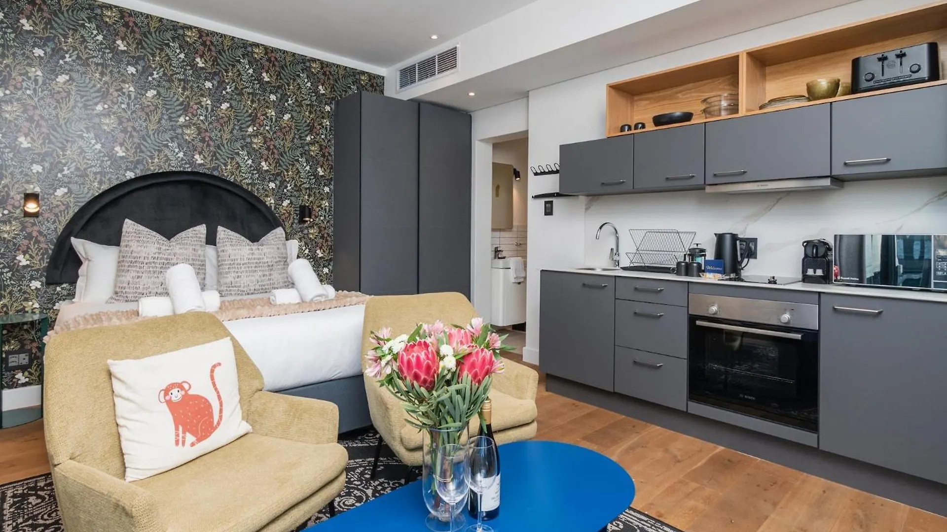 Apartment Chic Studio Retreat At The Barracks On Bree Street Cape Town